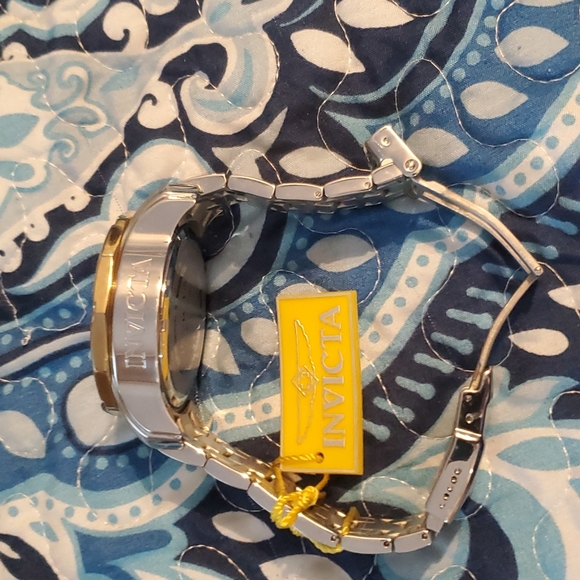 invicta 22768 watch with a yellow 1 slot dive case - Picture 3 of 9